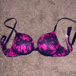 VS PINK Push Up T Shirt Bra